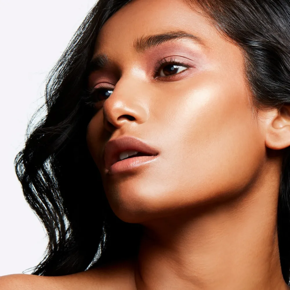 Contornos | Polvos*MAC Cheeky Bronze Iluminador Mineralize Skinfinish