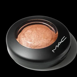 Contornos | Polvos*MAC Global Glow Iluminador Mineralize Skinfinish