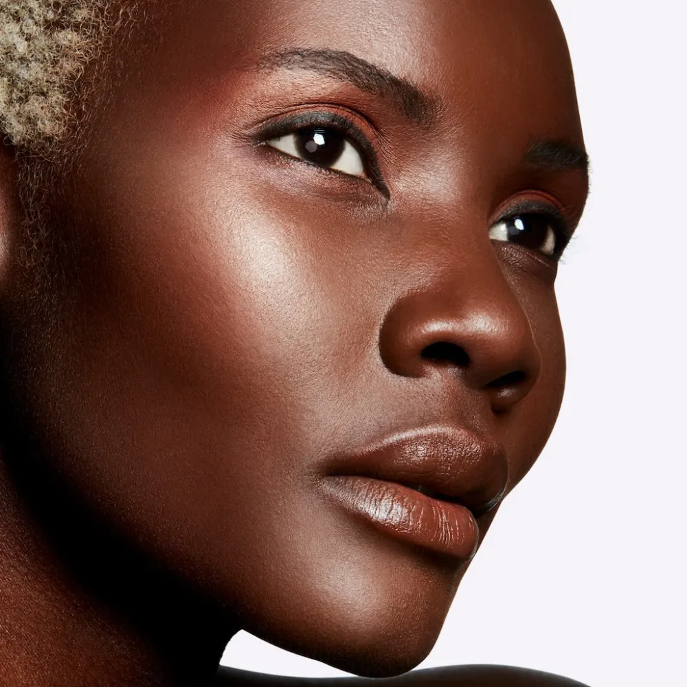 Contornos | Polvos*MAC Global Glow Iluminador Mineralize Skinfinish