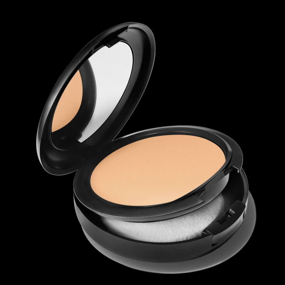 Bases*MAC NC25 Studio Fix Powder Plus Foundation